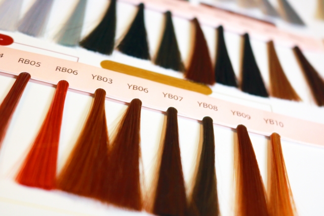 パーソナルカラー別 似合うヘアカラー 髪色 選びのポイント ウインターの人が茶髪にしたらng カラーの仕事をする方法 ビジネスに役立つ色 の使い方