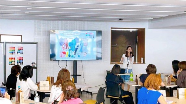 子供のパーソナルカラー診断　学校でのカラーセミナー