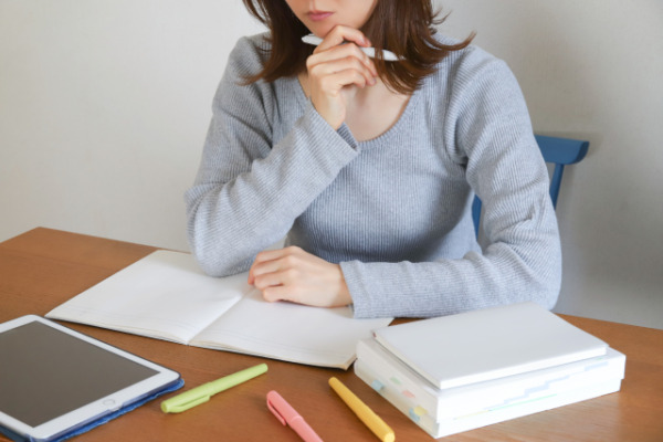 パーソナルカラープロ養成講座　パーソナルカラーの仕事　似合う色診断の勉強